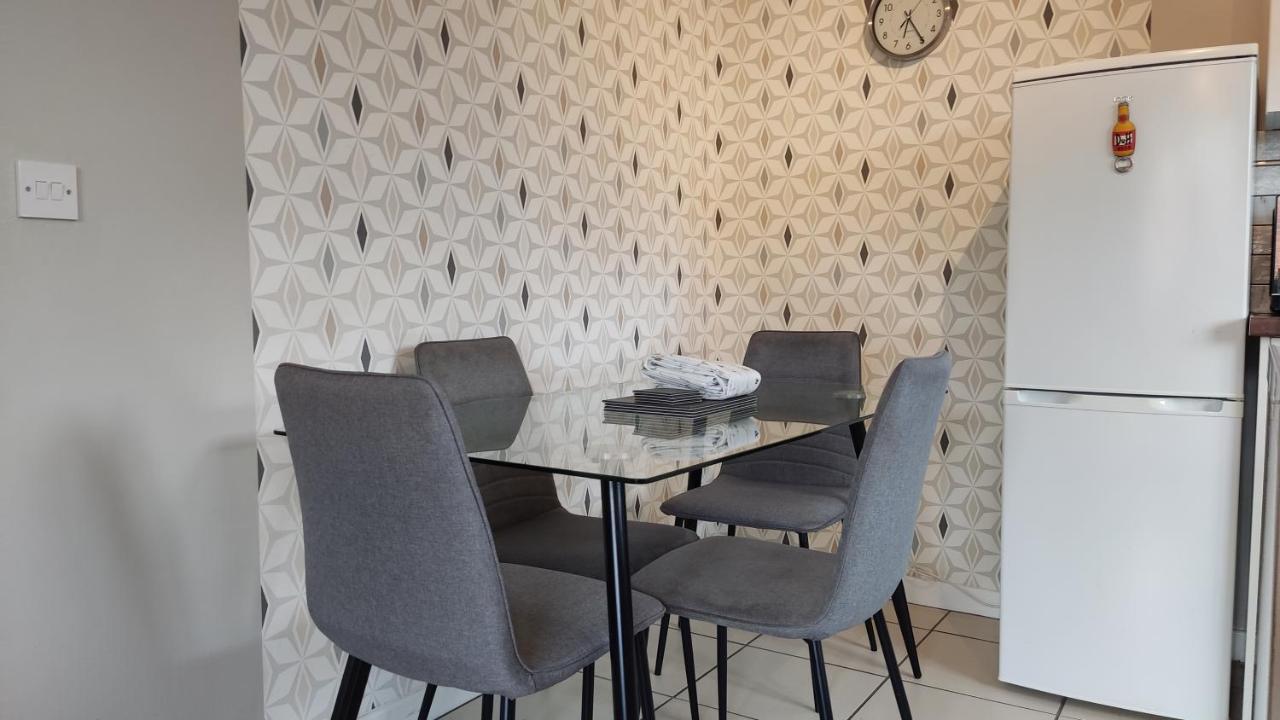 Modern 1-Bed Flat In Wigan Lejlighed Eksteriør billede